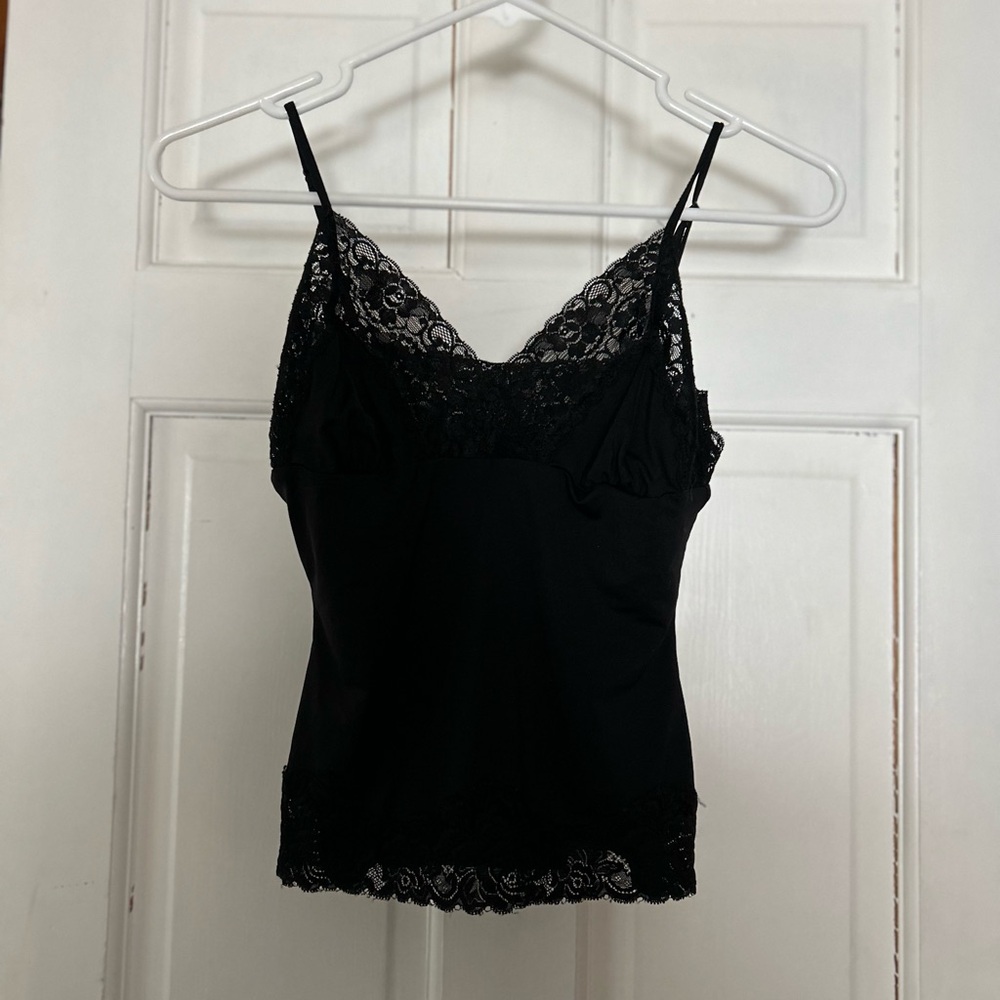 Victoria’s Secret v-neck Black Lace top n hem trim camisole size xs